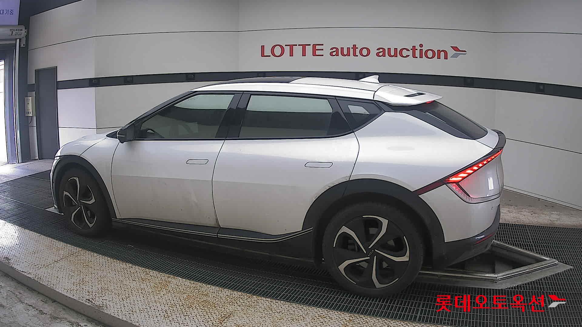 2022 - kia ev6