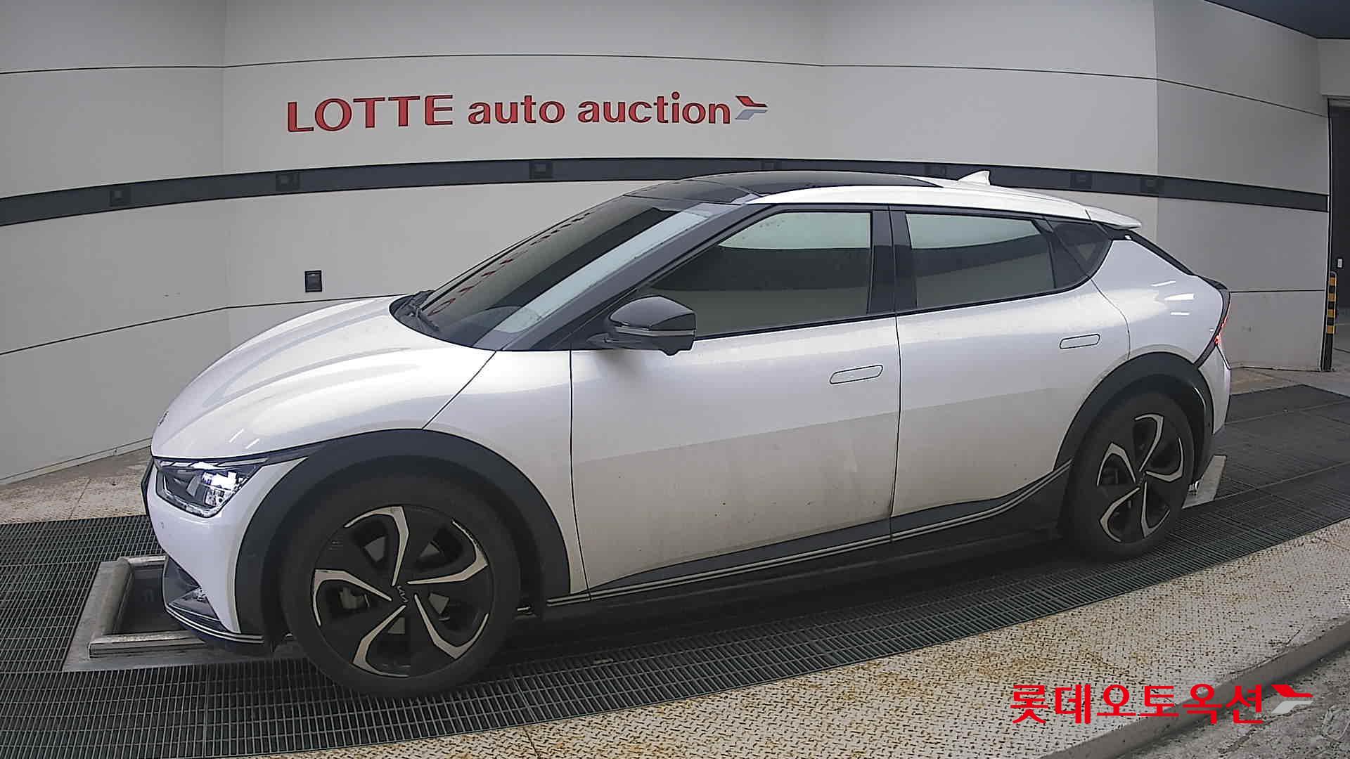 2022 - kia ev6