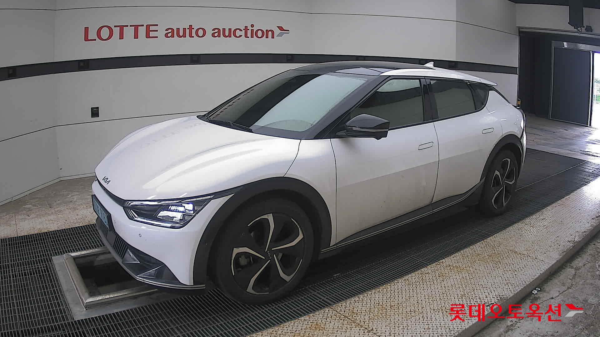 2022 - kia ev6