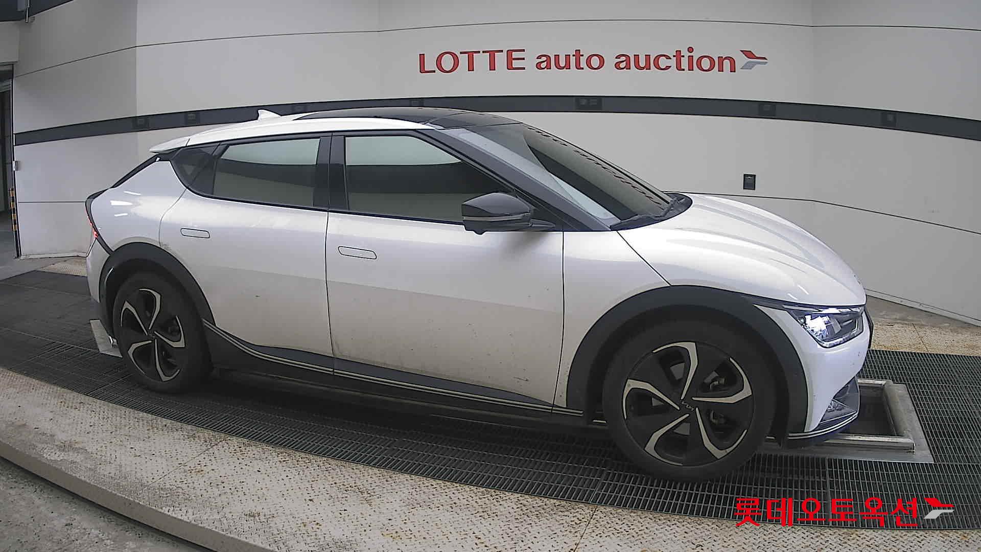 2022 - kia ev6