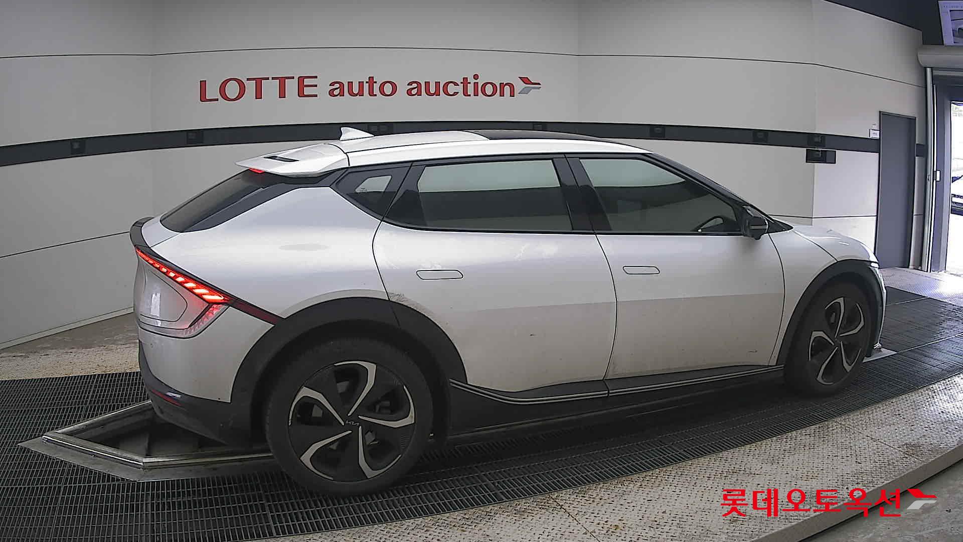 2022 - kia ev6