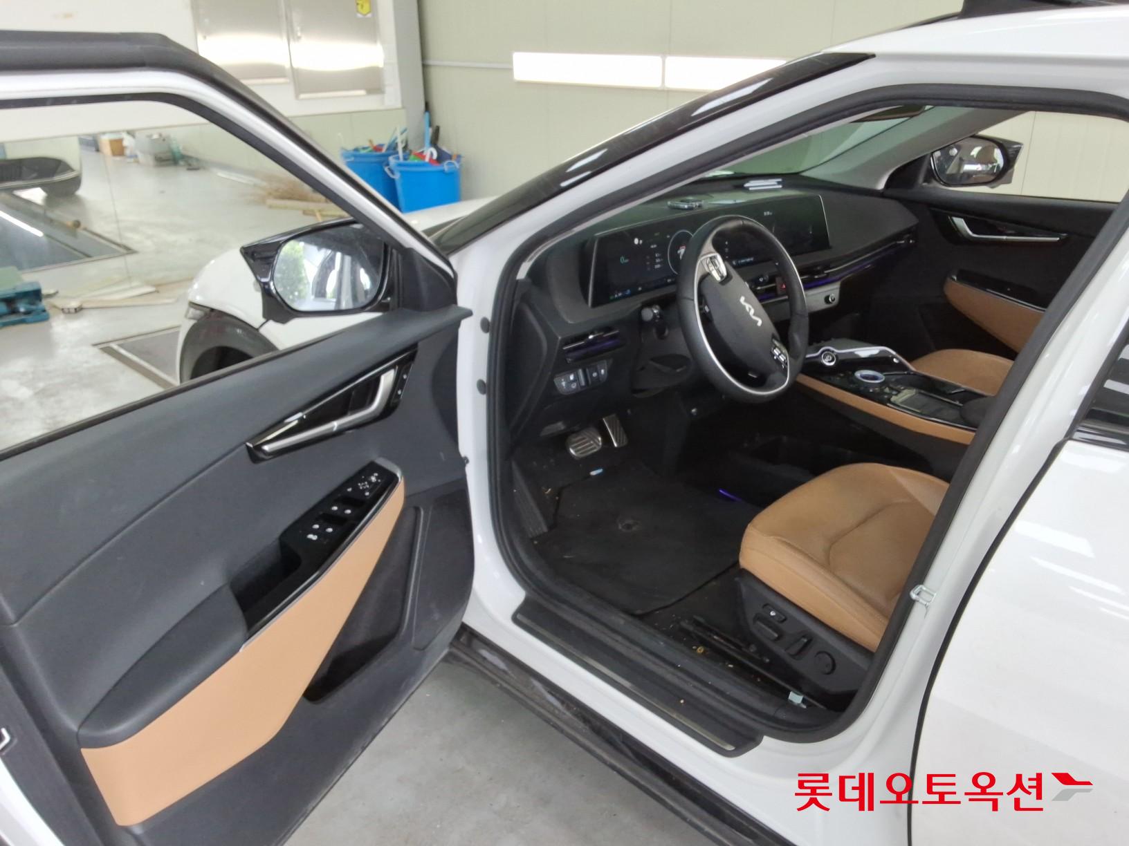2022 - kia ev6