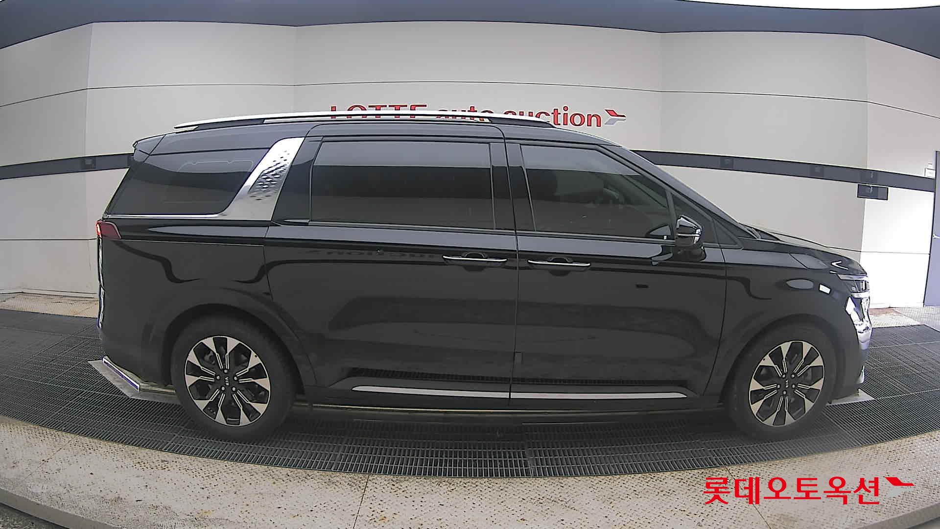 2021 - kia carnival