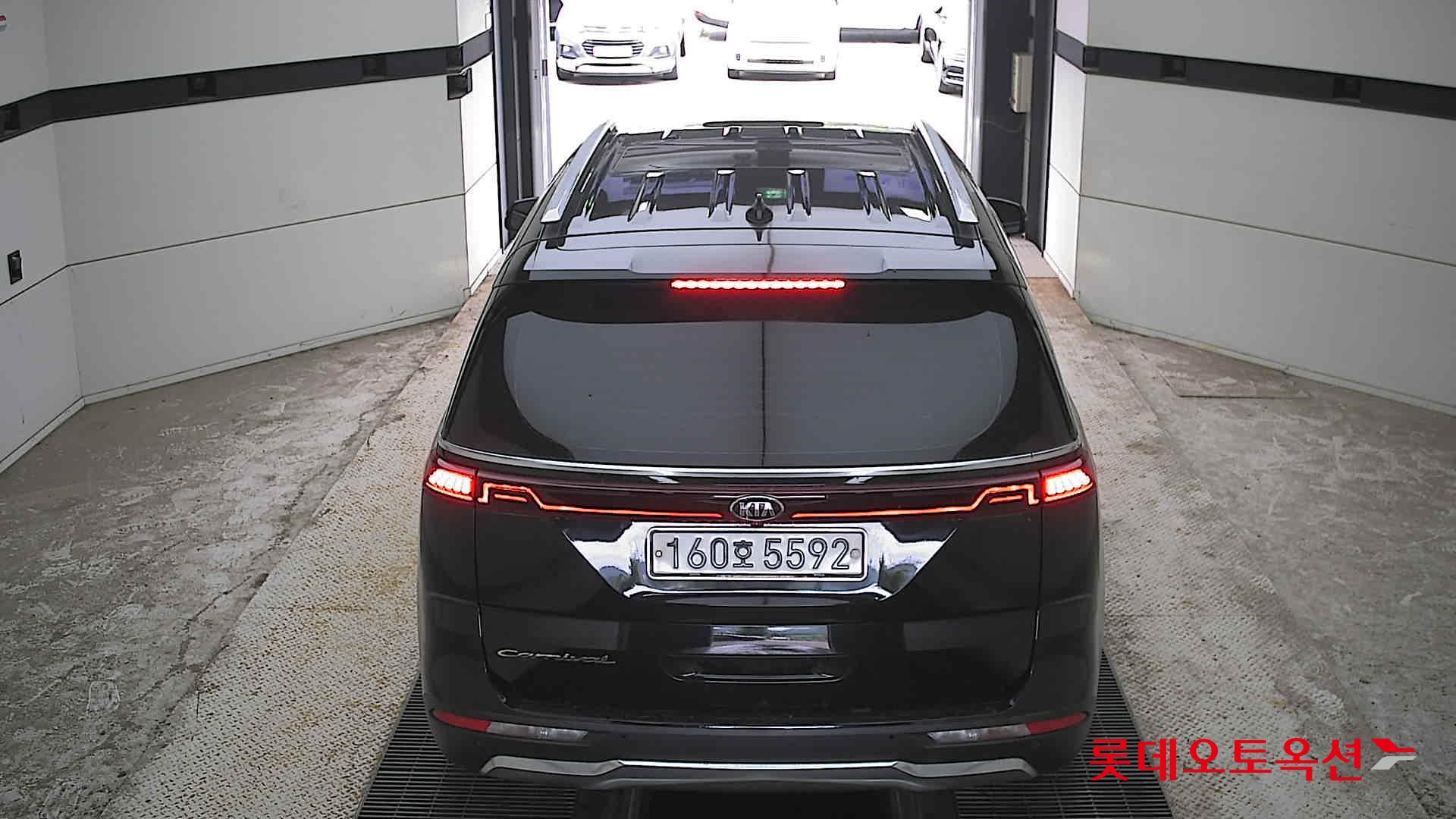 2021 - kia carnival