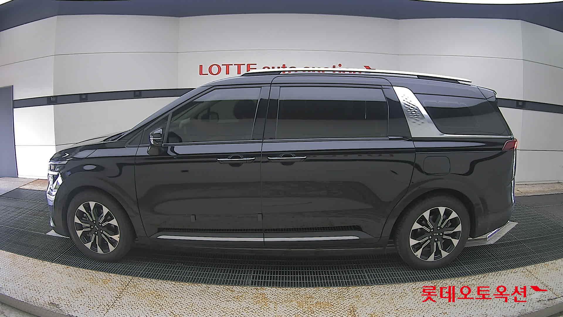 2021 - kia carnival