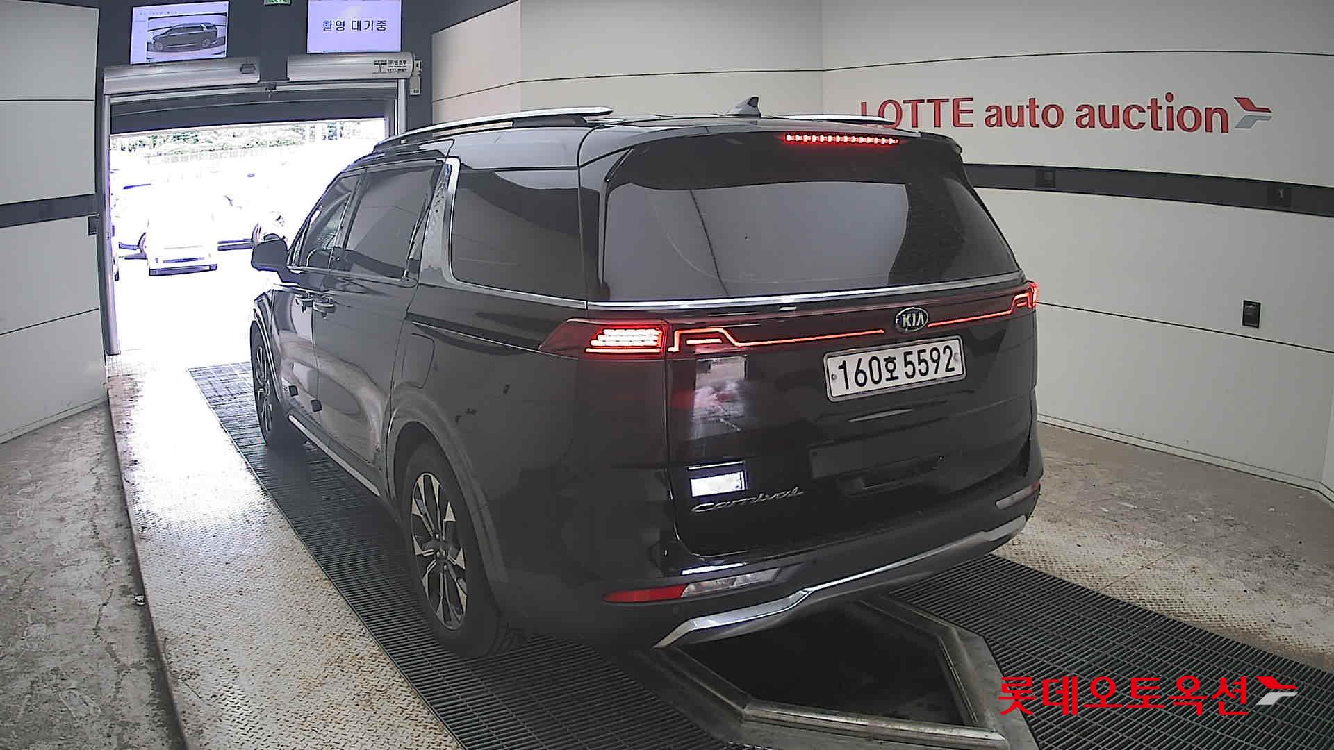 2021 - kia carnival