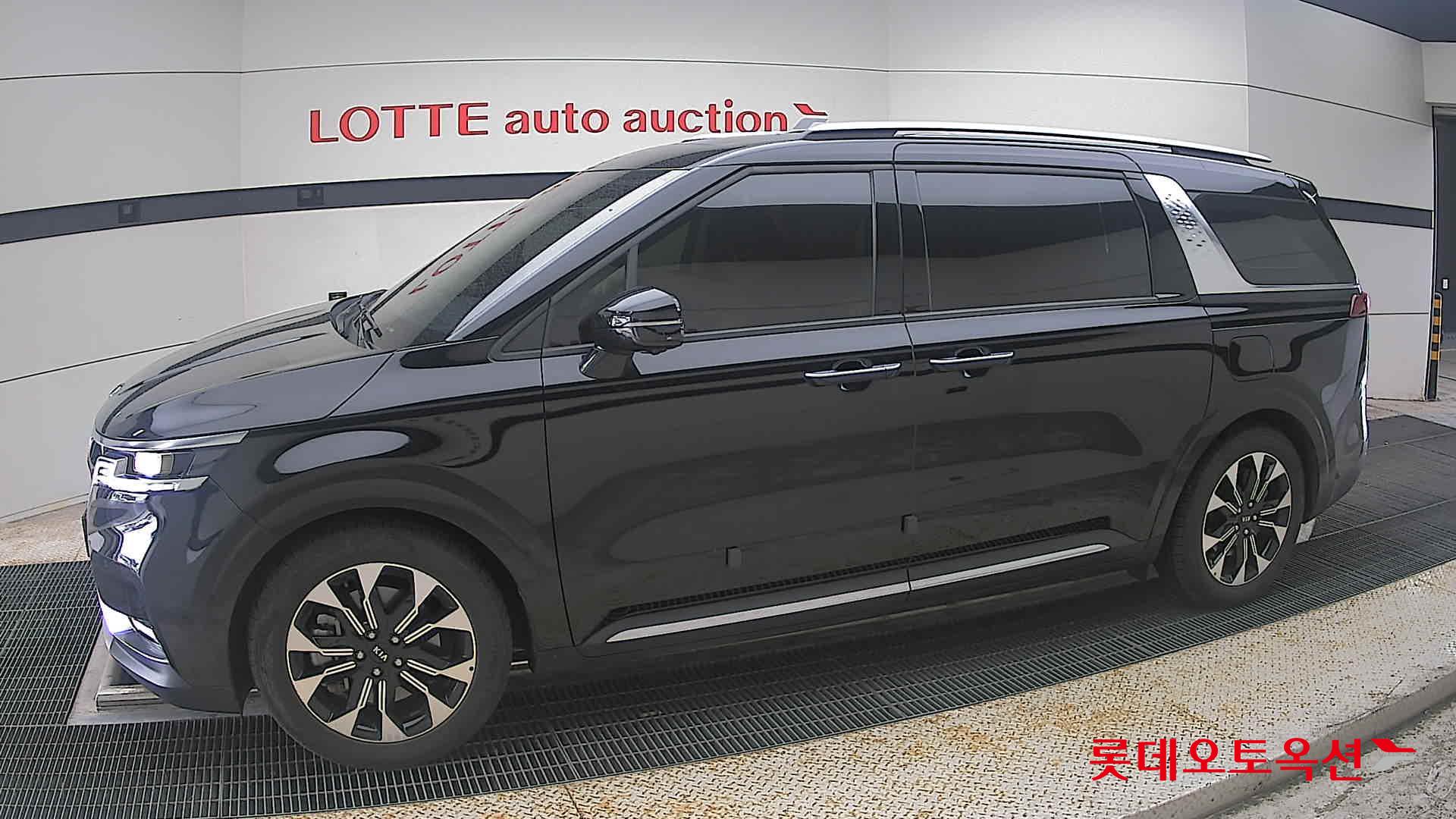 2021 - kia carnival