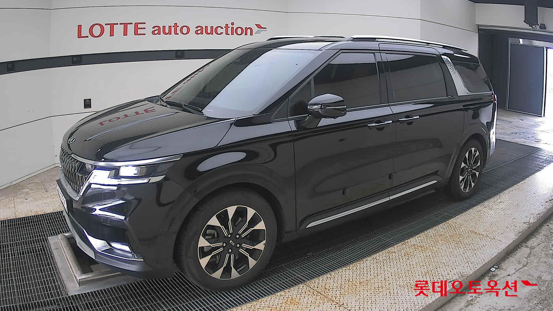2021 - kia carnival