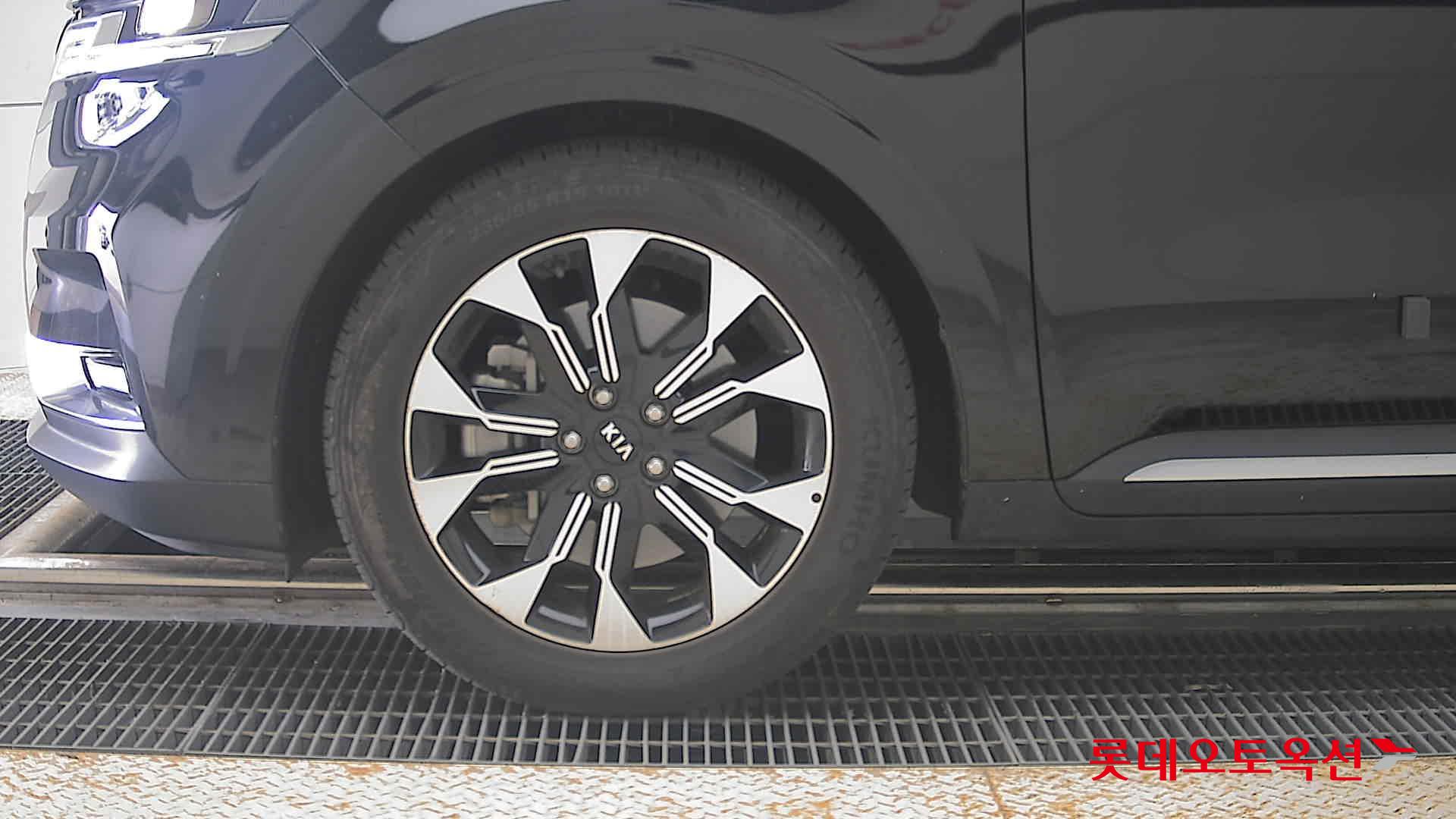 2021 - kia carnival