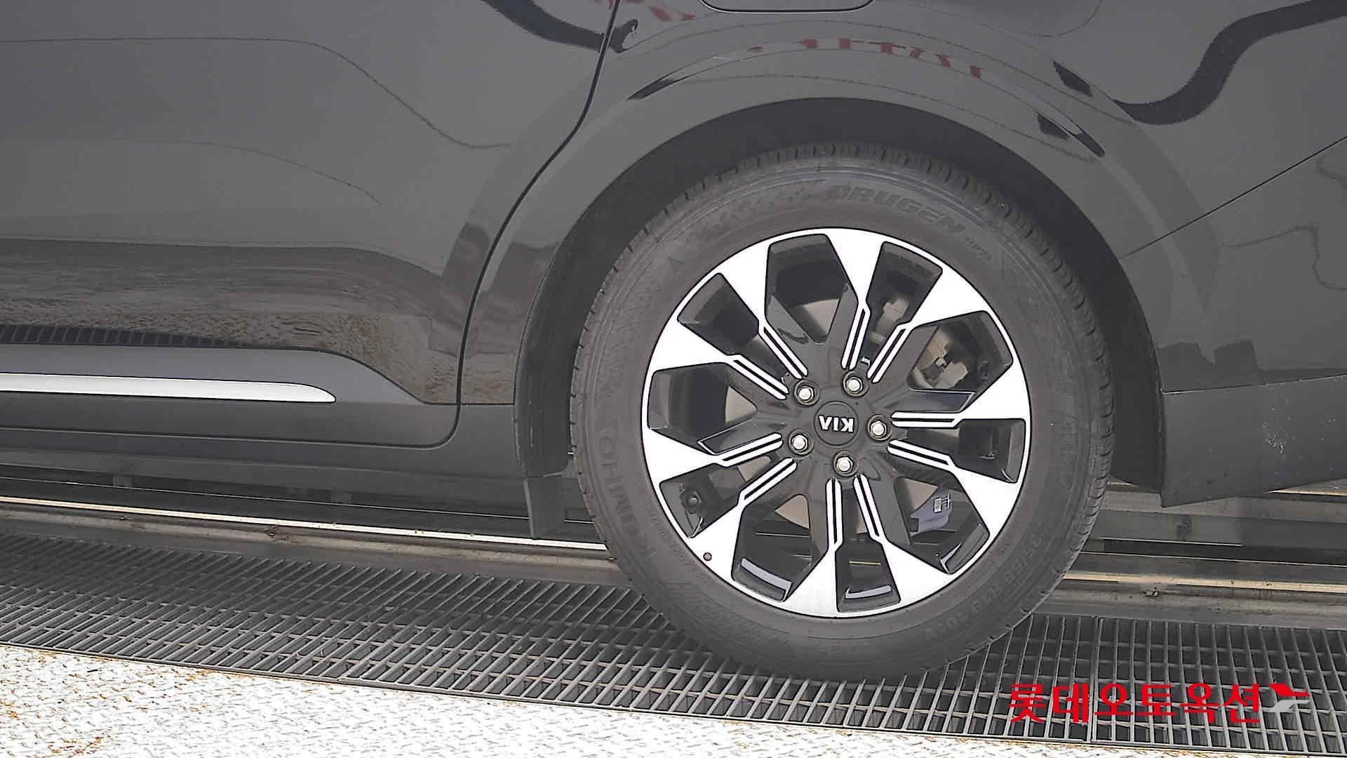 2021 - kia carnival