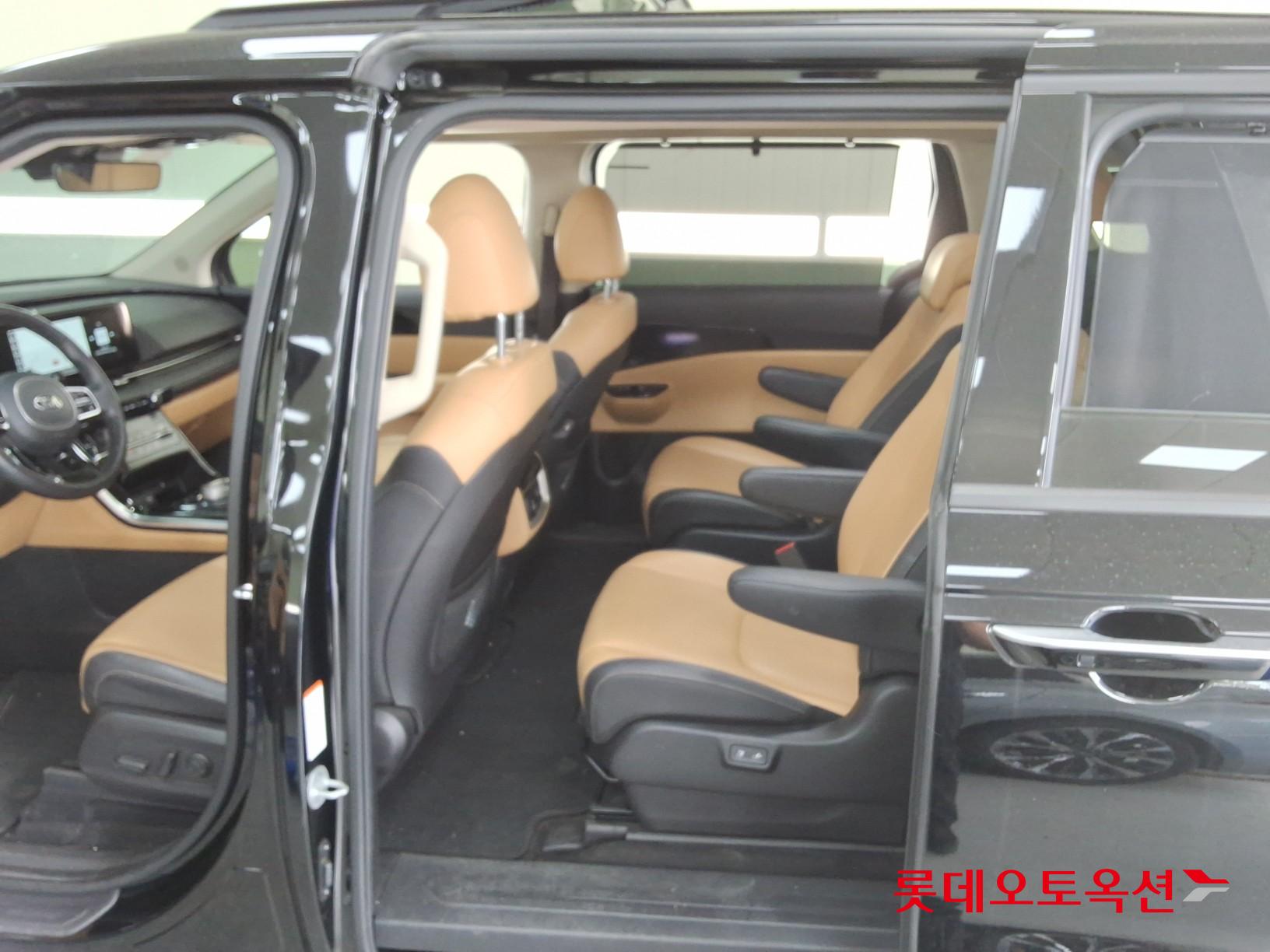 2021 - kia carnival