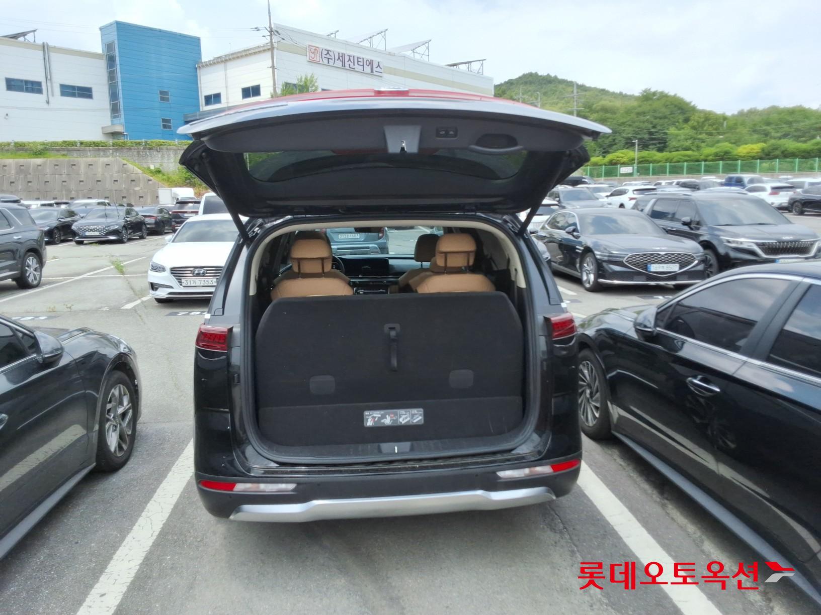 2021 - kia carnival