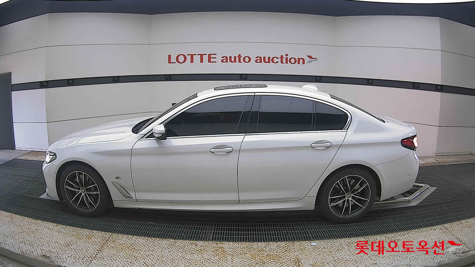 2021 - bmw 523d
