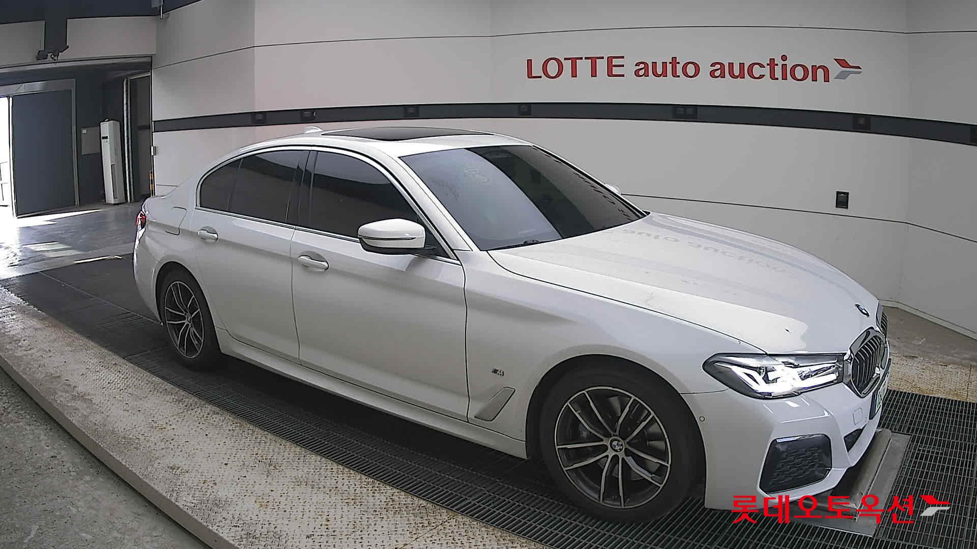 2021 - bmw 523d