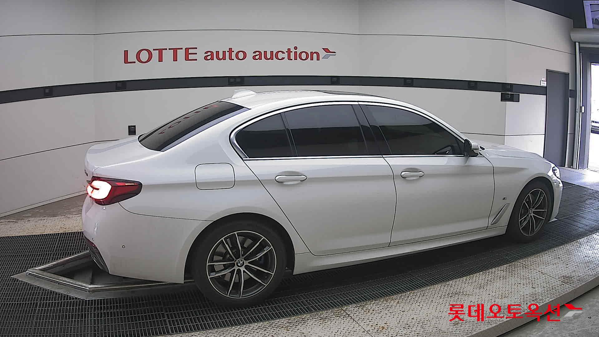 2021 - bmw 523d