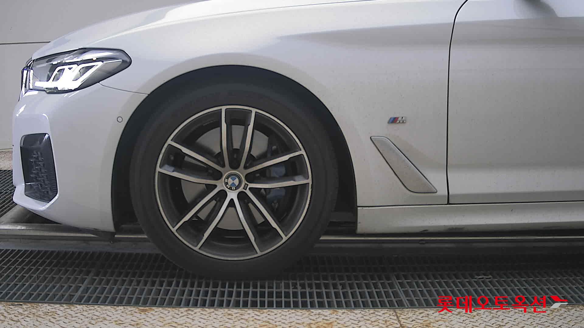 2021 - bmw 523d