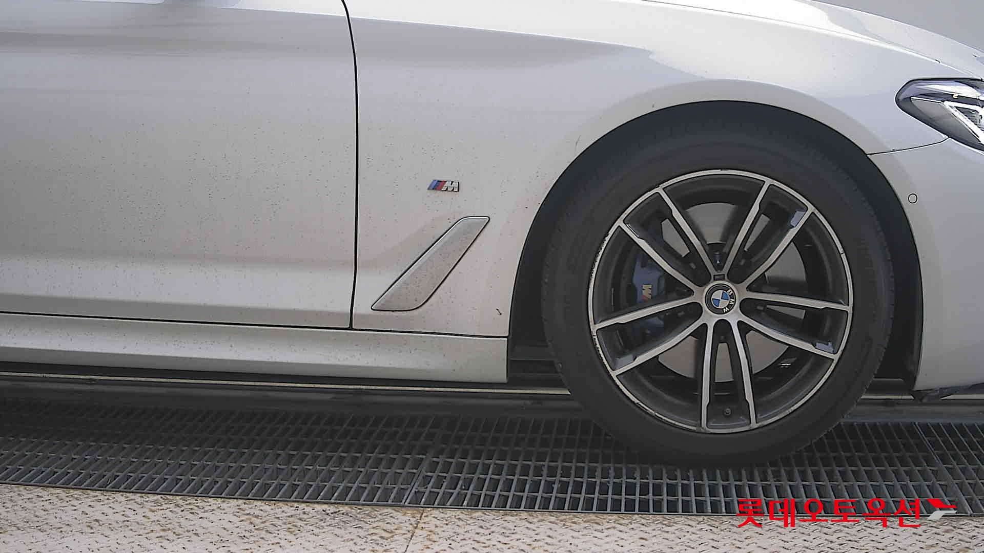 2021 - bmw 523d