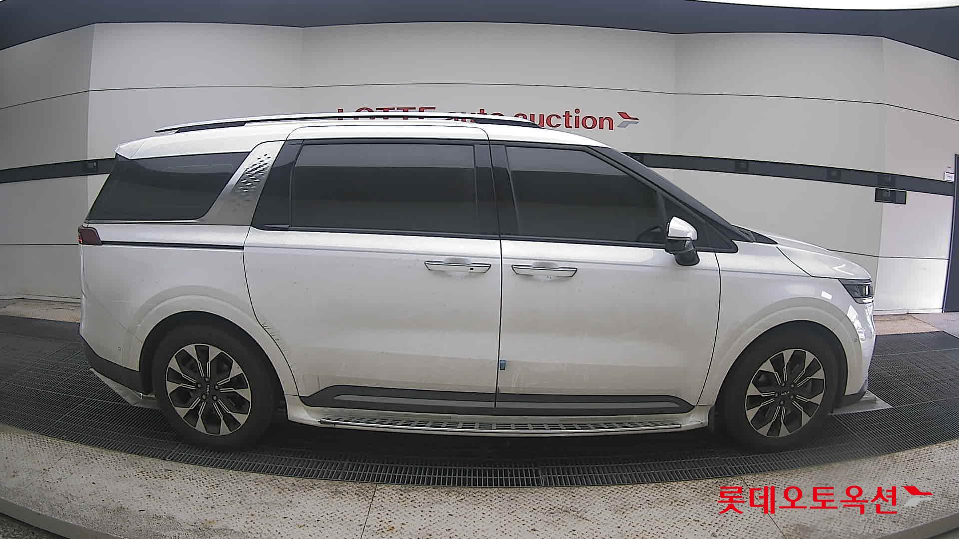 2023 - kia carnival