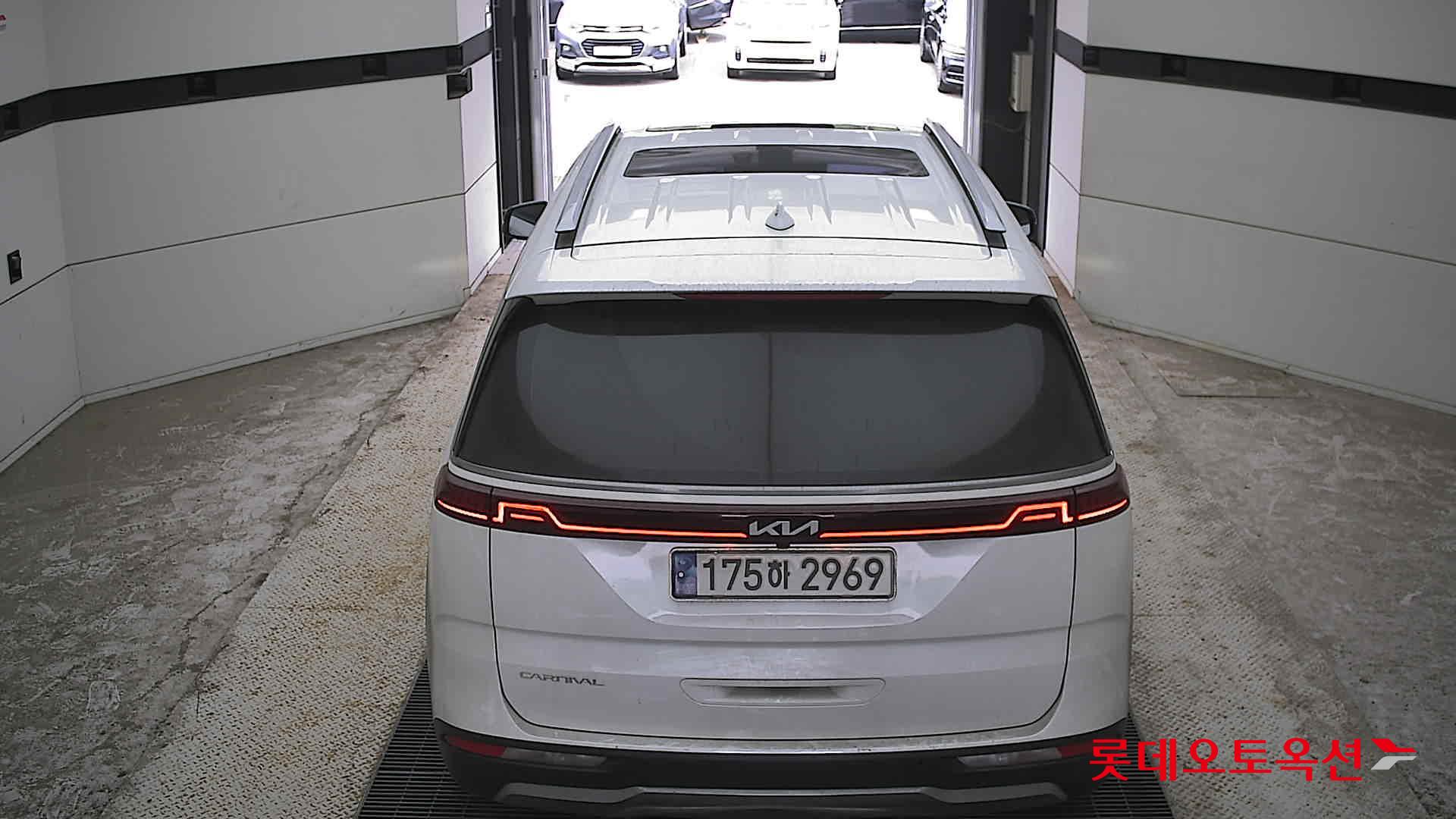 2023 - kia carnival