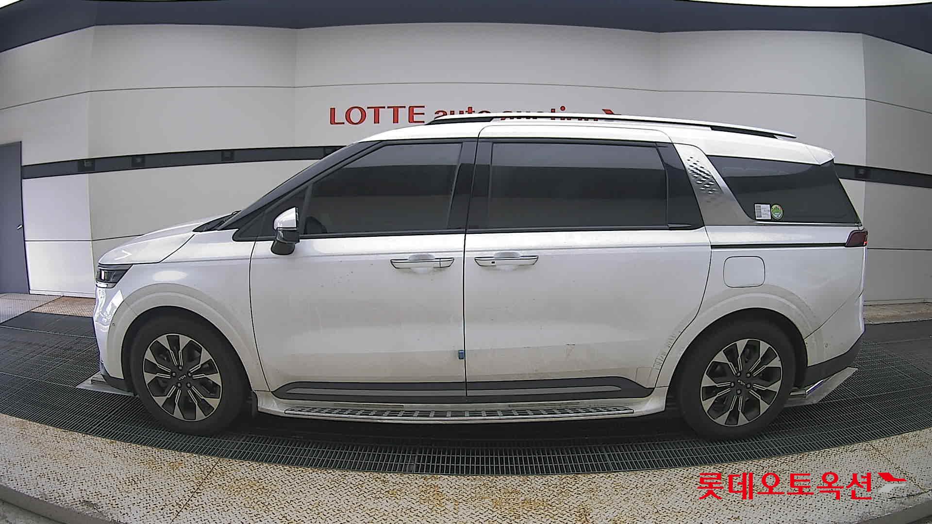 2023 - kia carnival