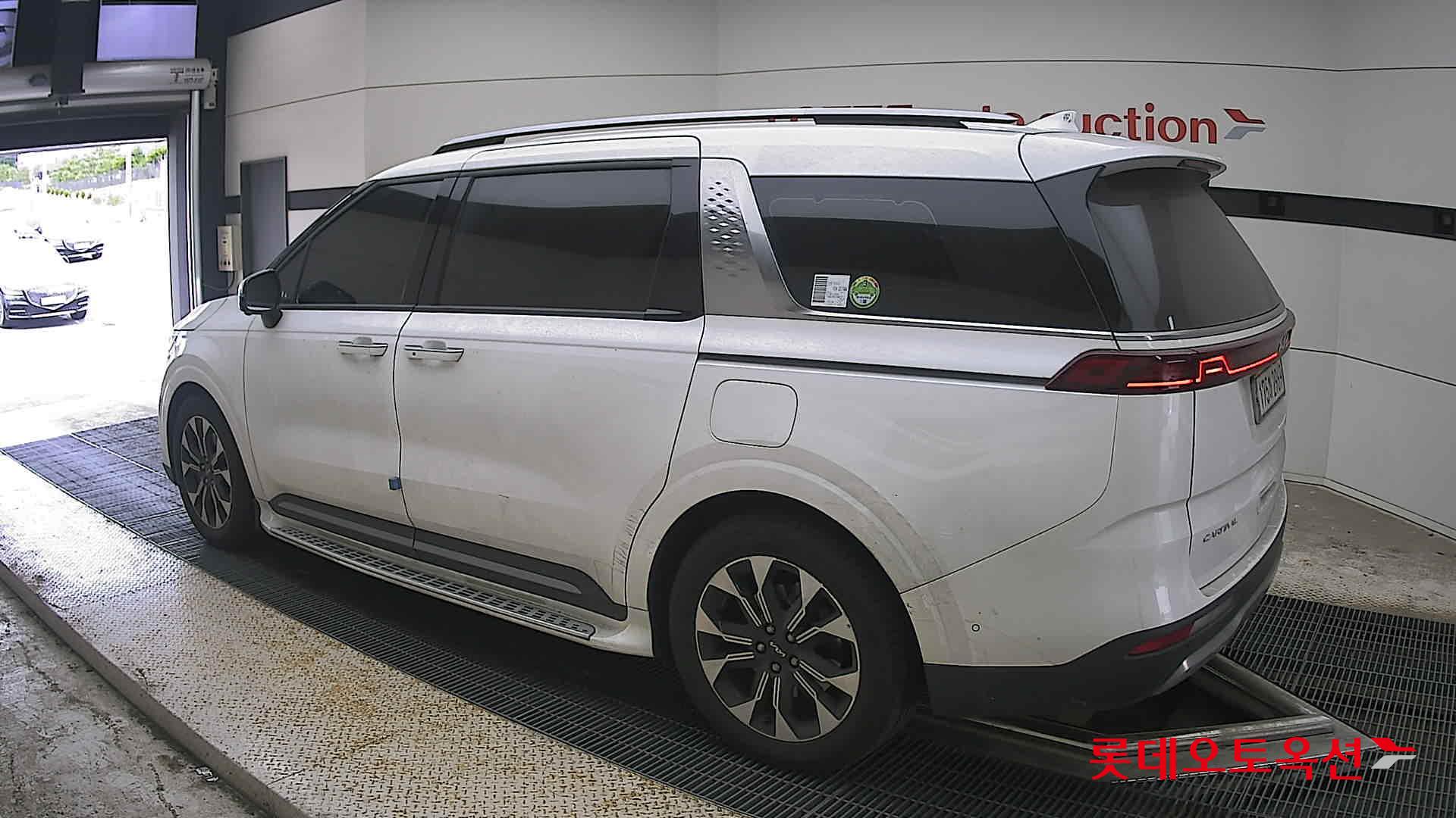 2023 - kia carnival