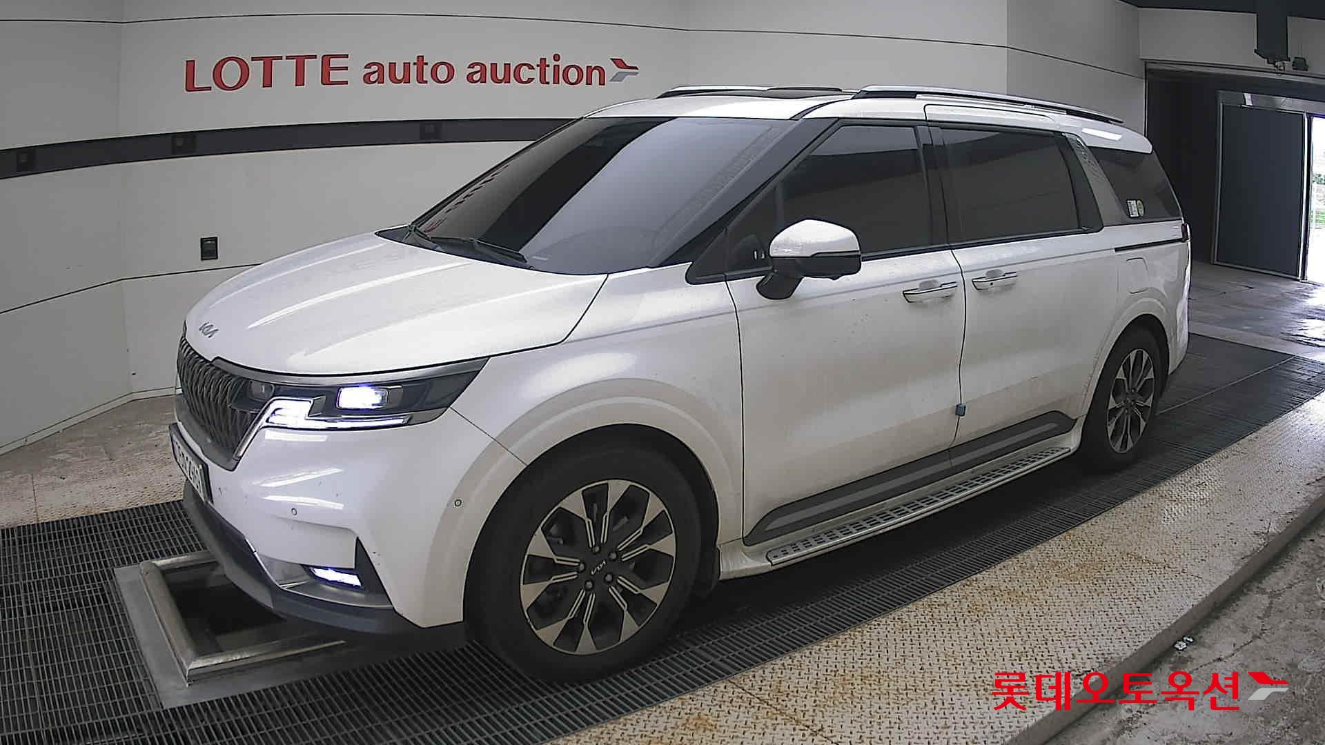 2023 - kia carnival