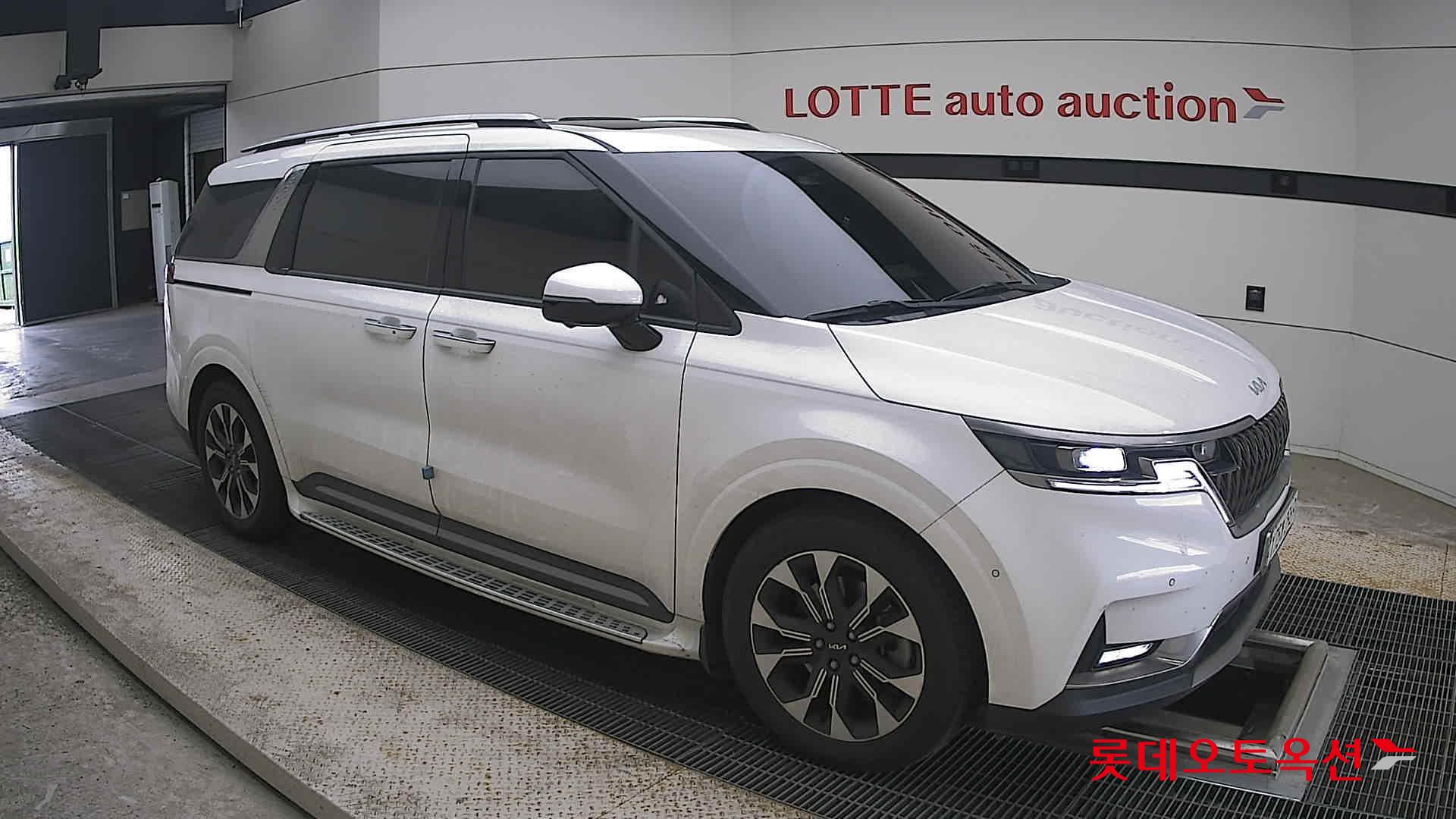 2023 - kia carnival