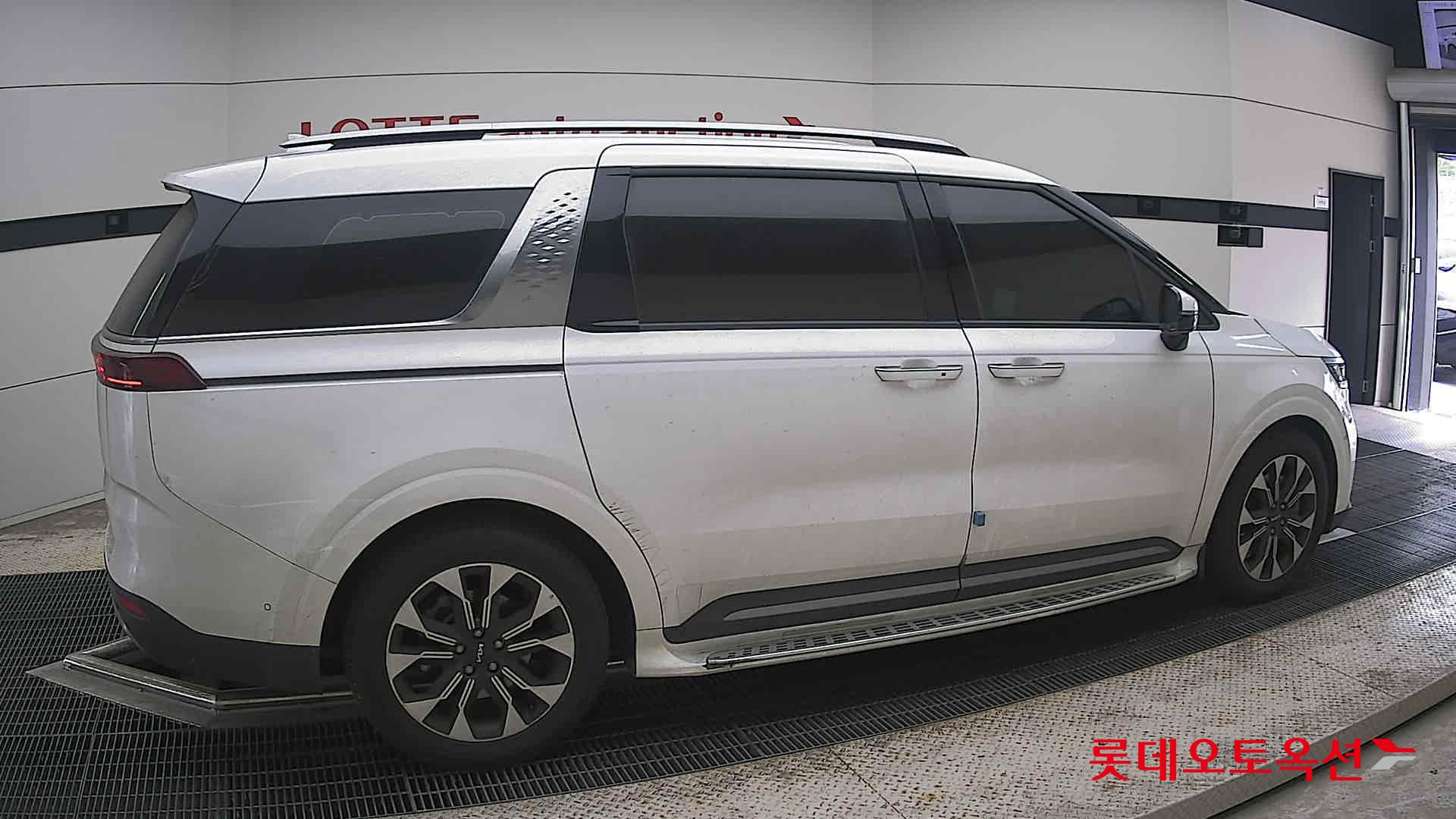 2023 - kia carnival
