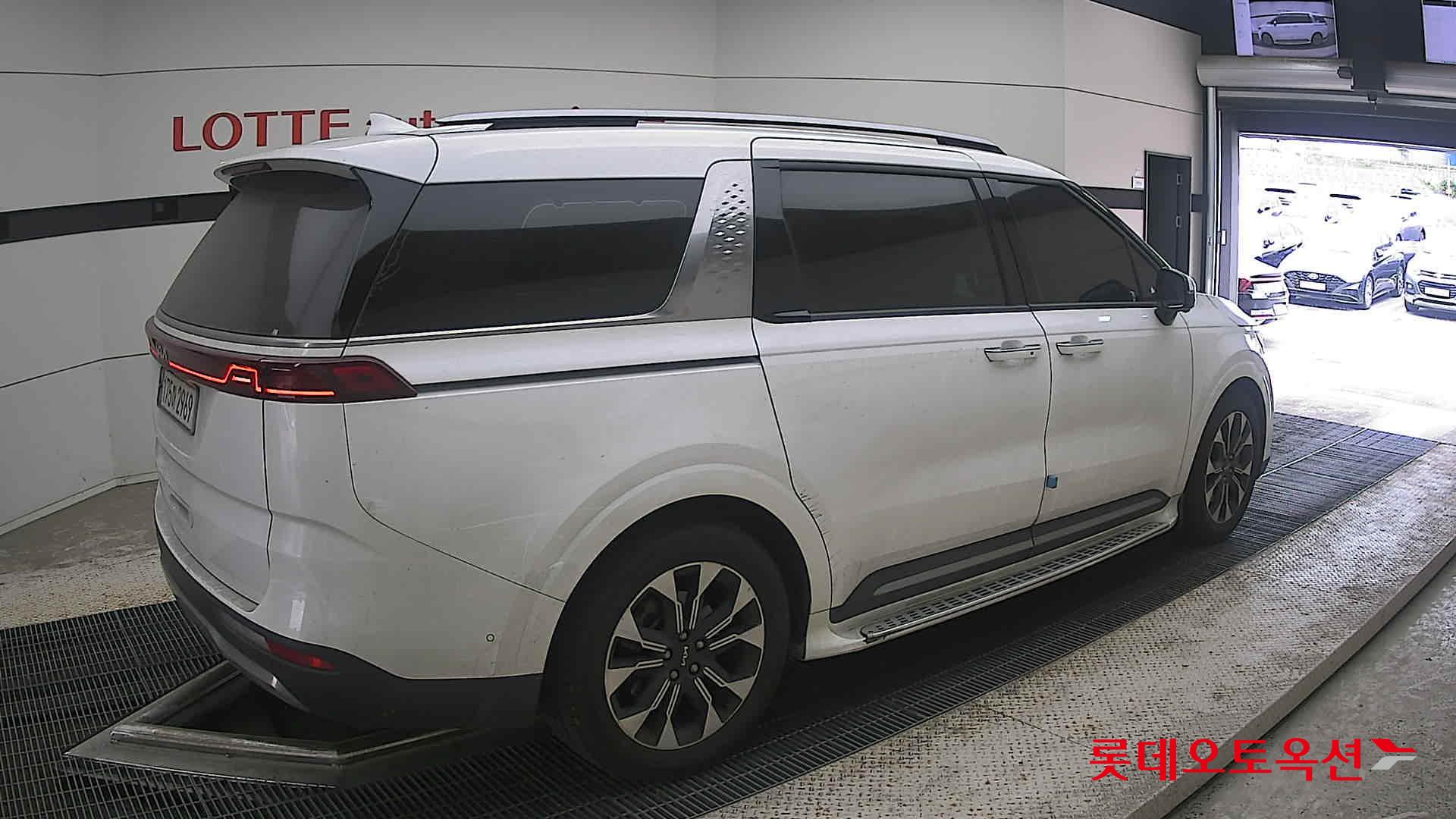 2023 - kia carnival