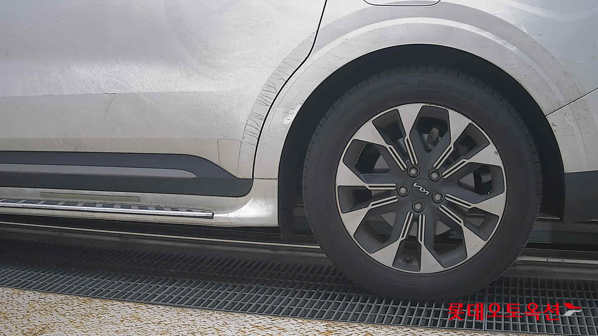 2023 - kia carnival