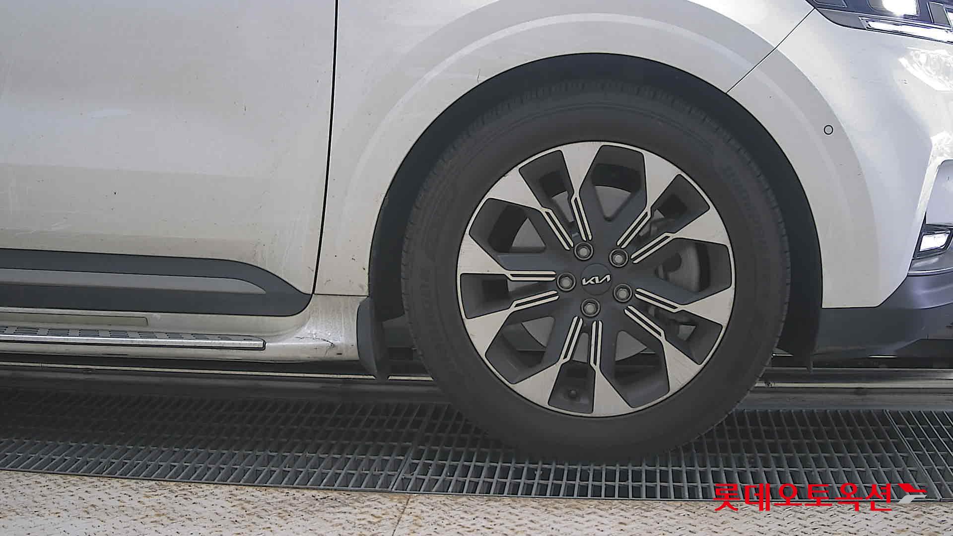 2023 - kia carnival