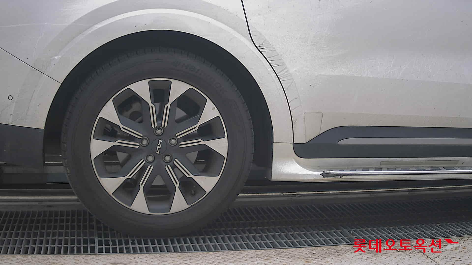 2023 - kia carnival