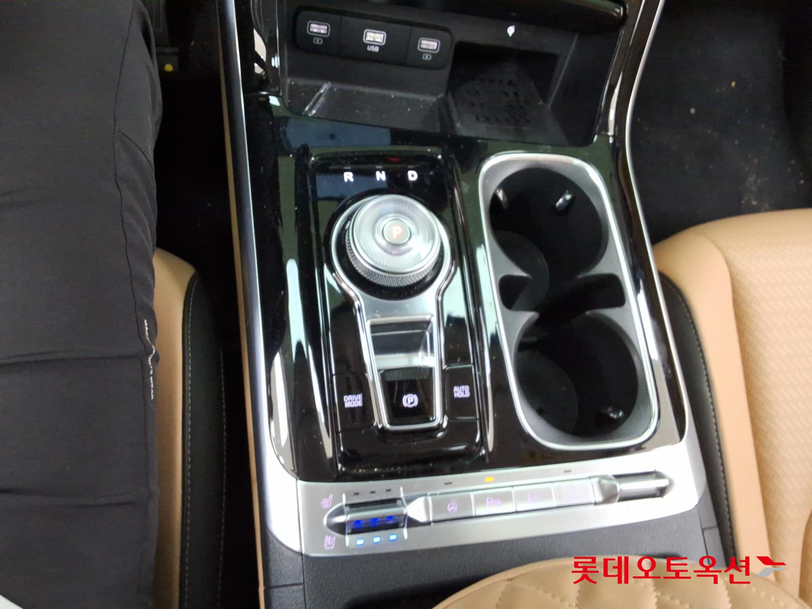 2023 - kia carnival
