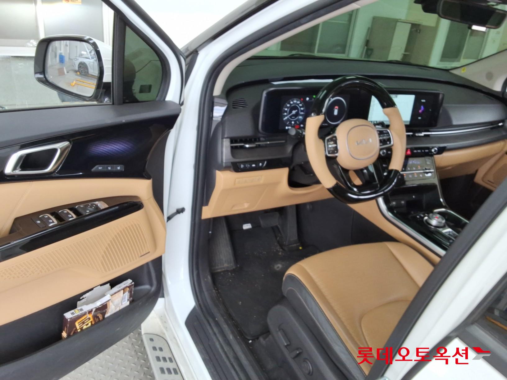 2023 - kia carnival