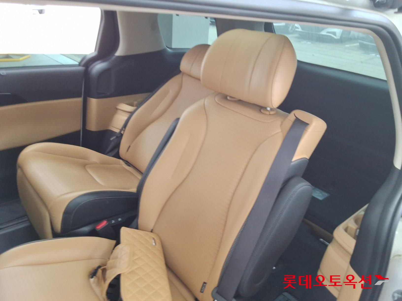 2023 - kia carnival