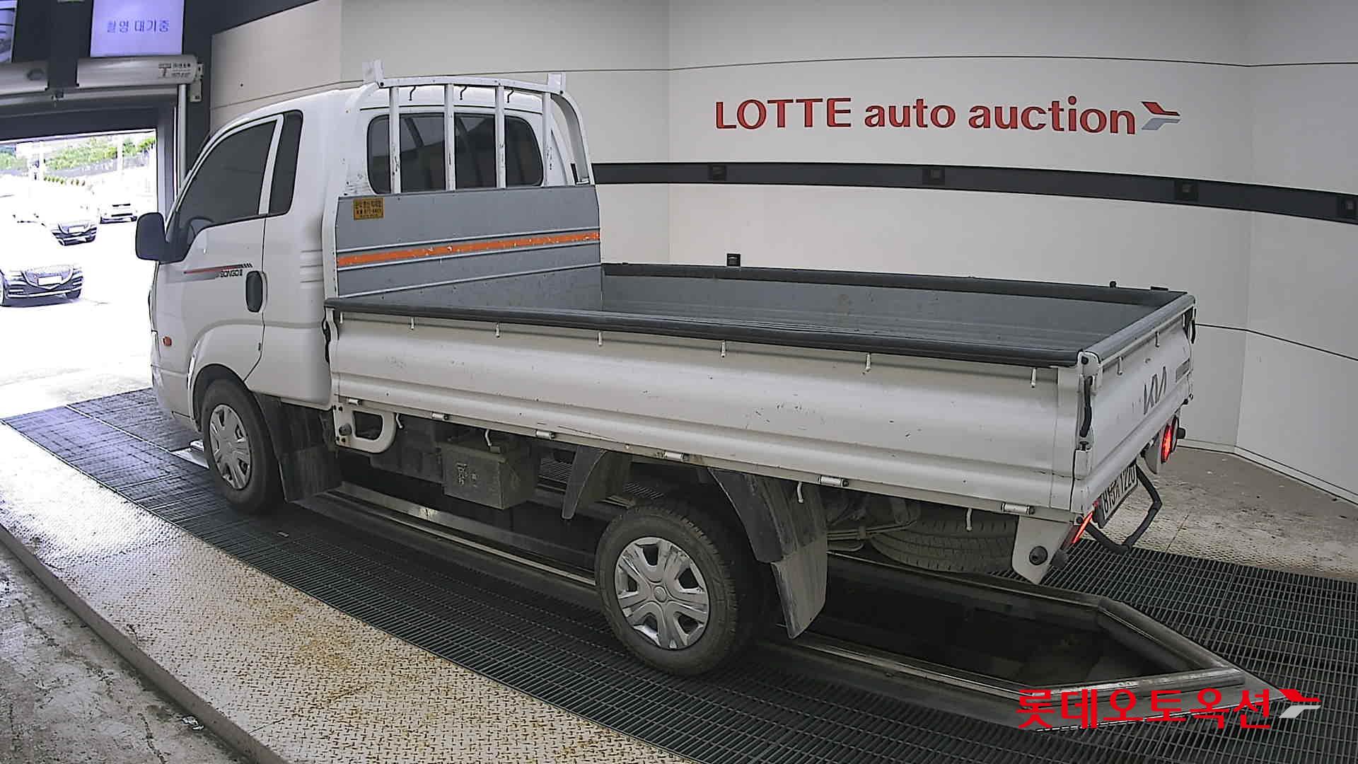 2023 - kia bongo