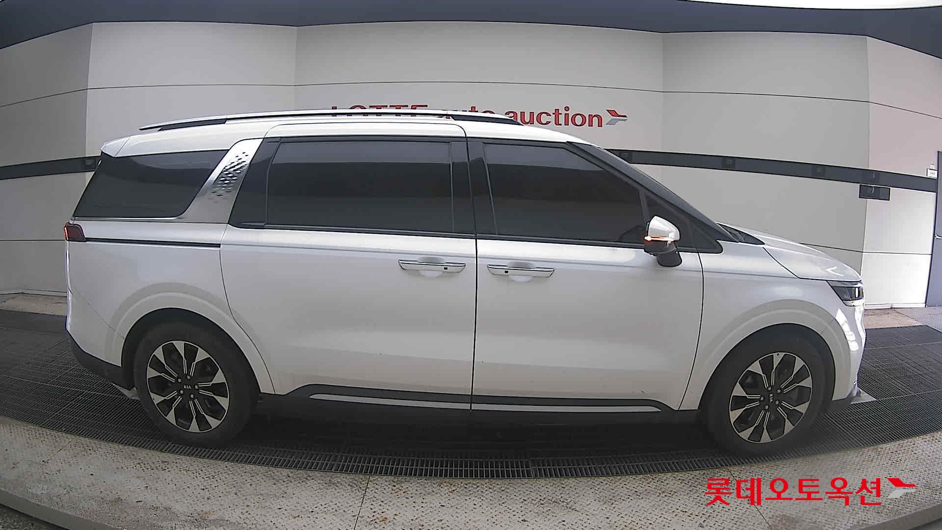 2021 - kia carnival