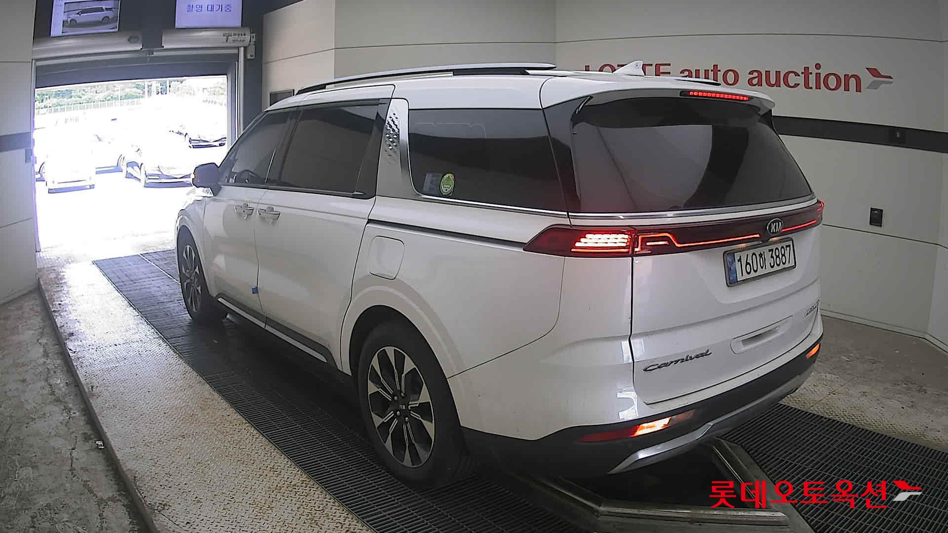 2021 - kia carnival