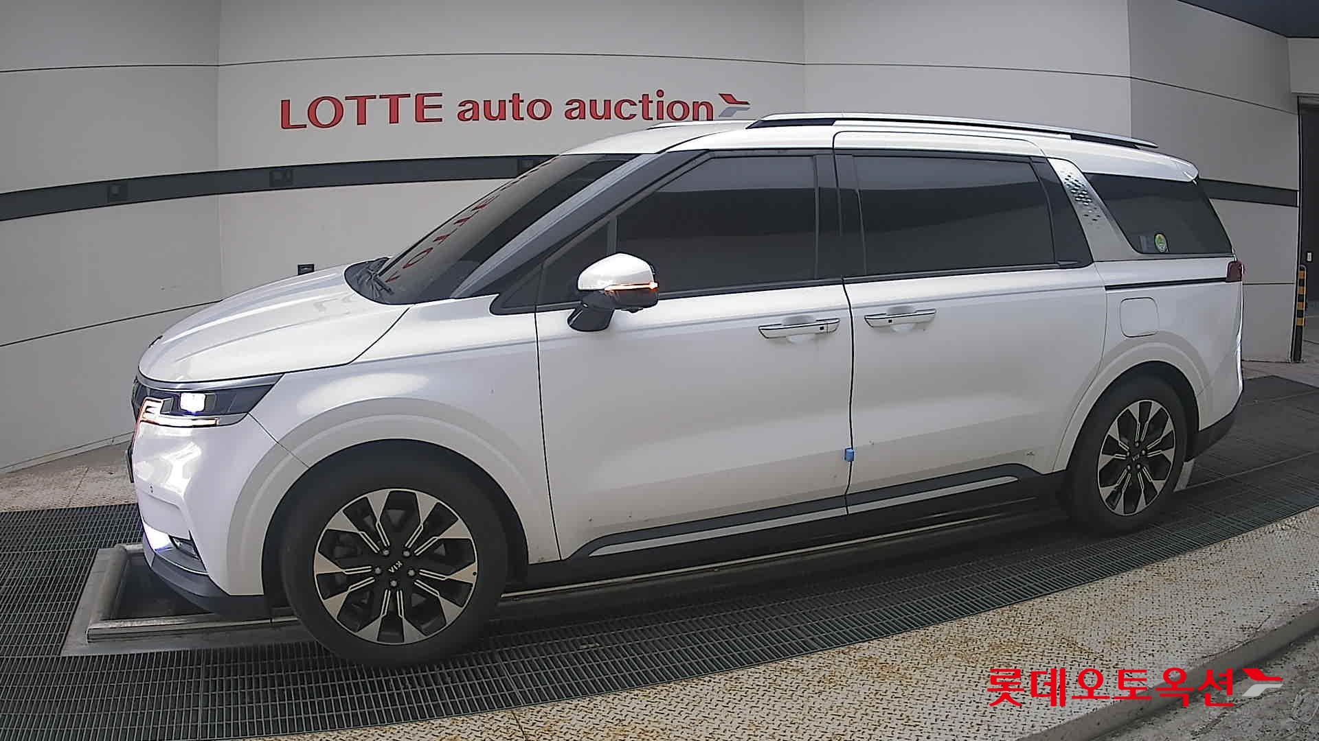 2021 - kia carnival