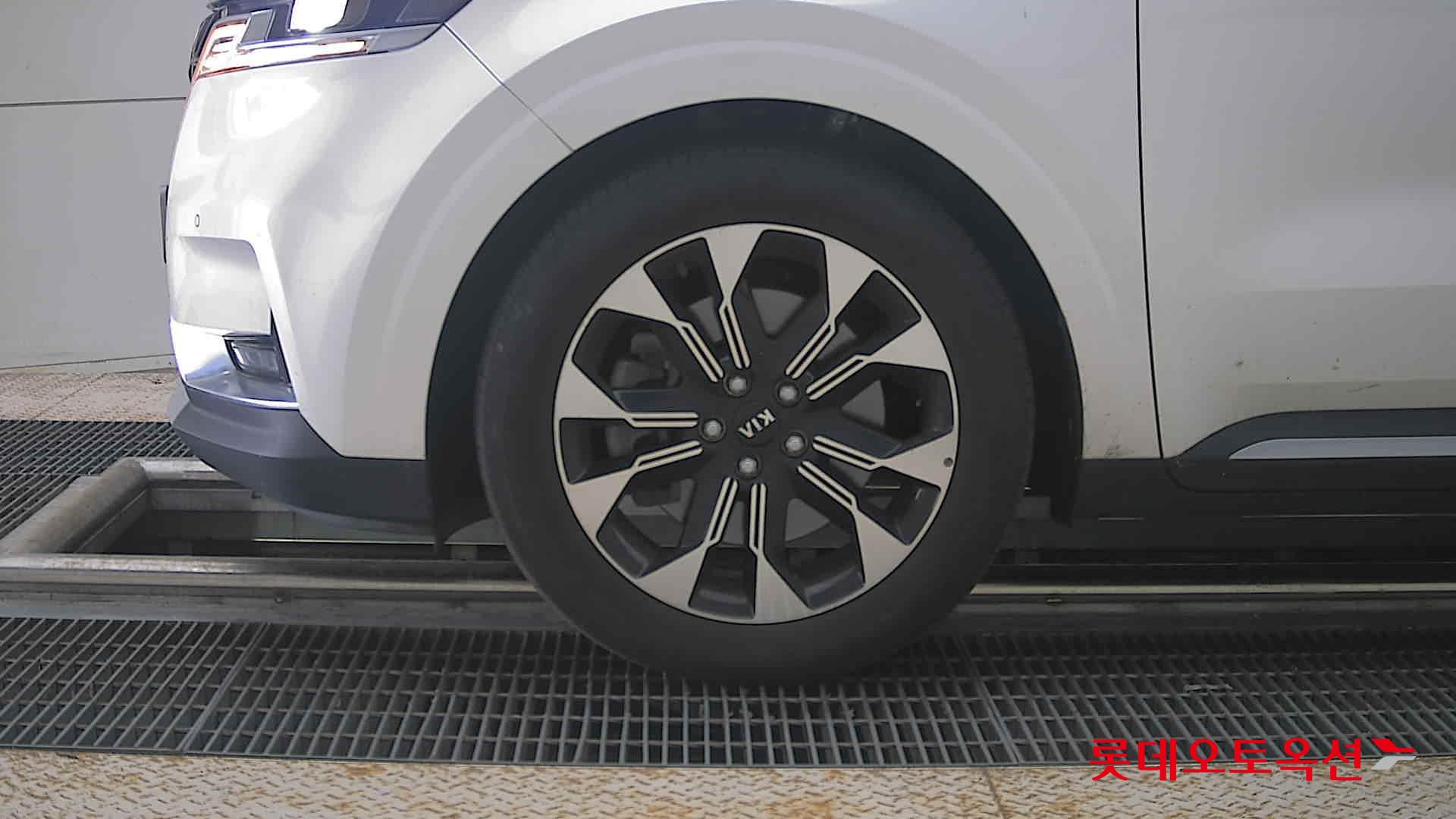 2021 - kia carnival