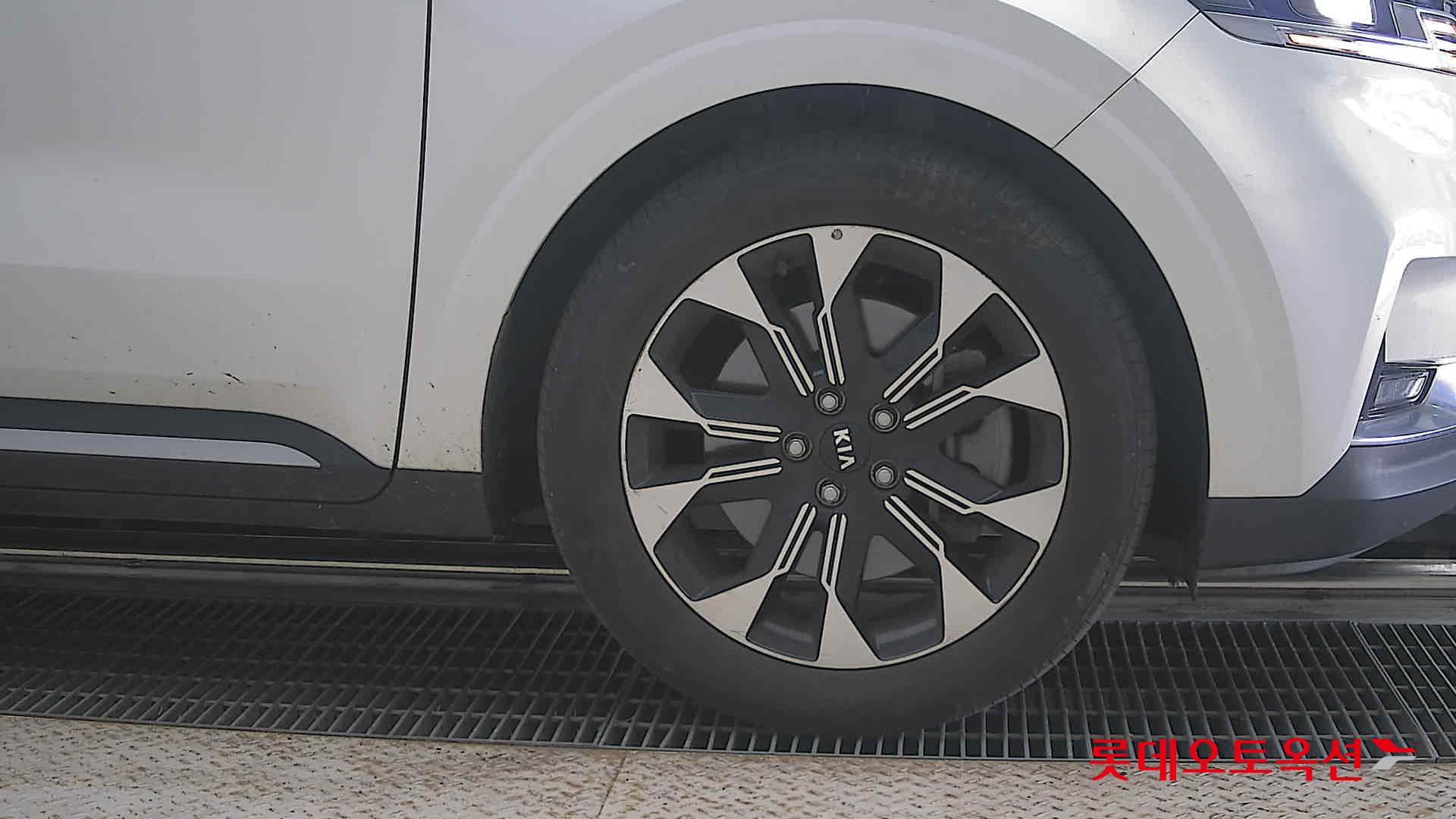 2021 - kia carnival