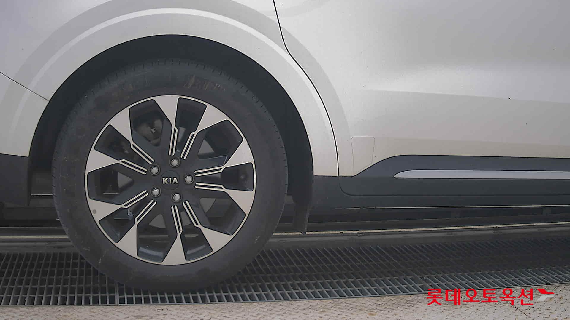 2021 - kia carnival