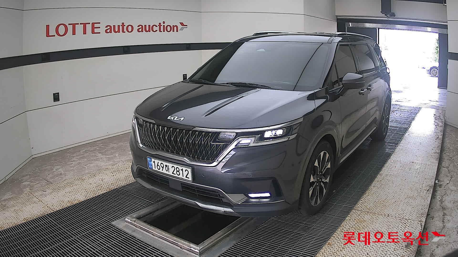 2022 - kia carnival