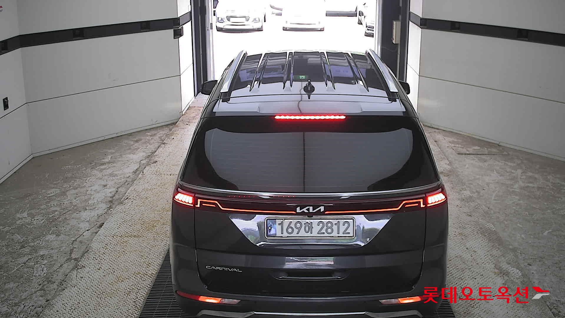 2022 - kia carnival