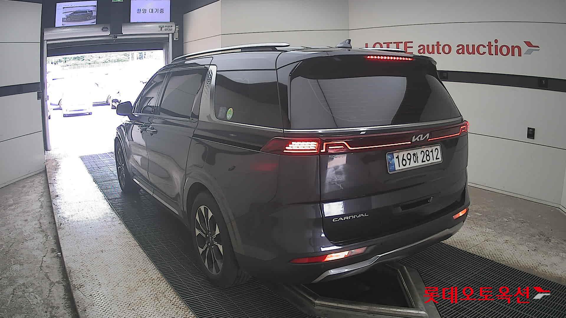 2022 - kia carnival
