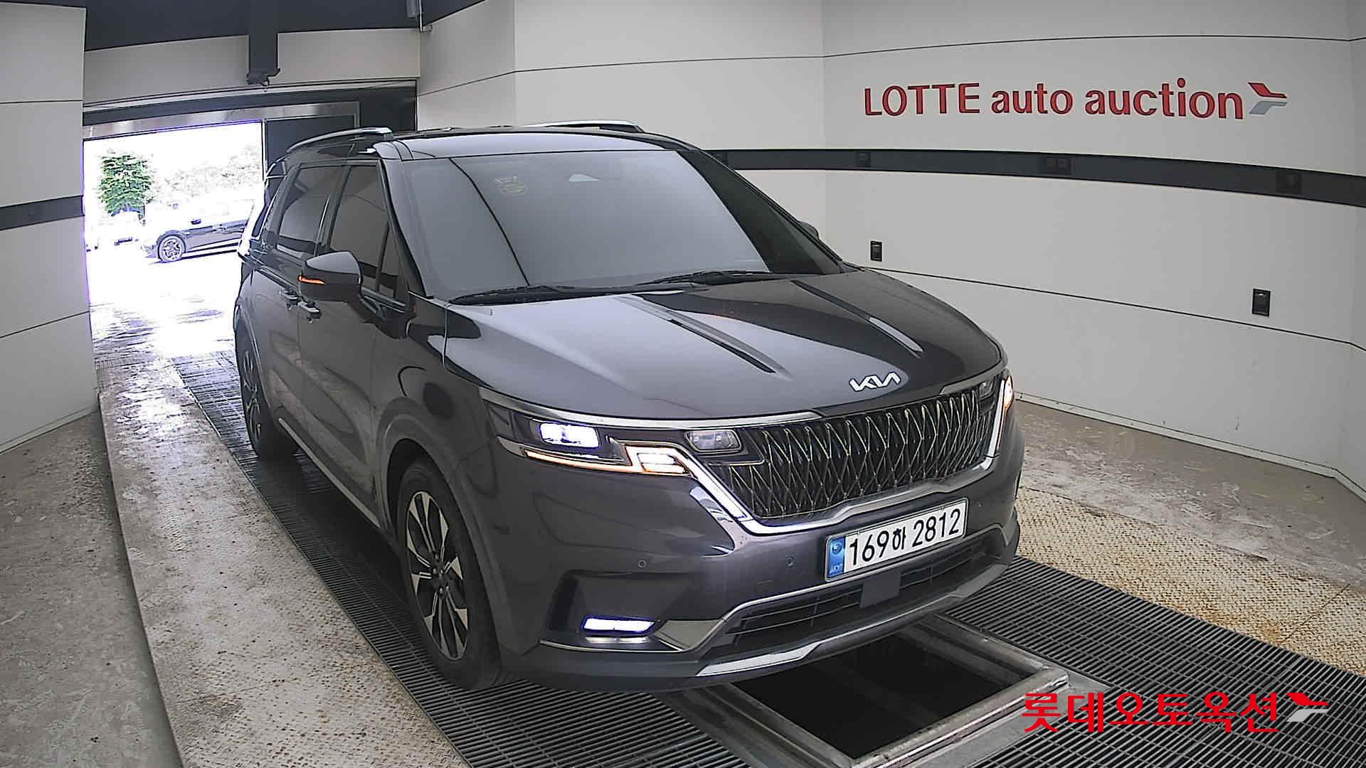 2022 - kia carnival