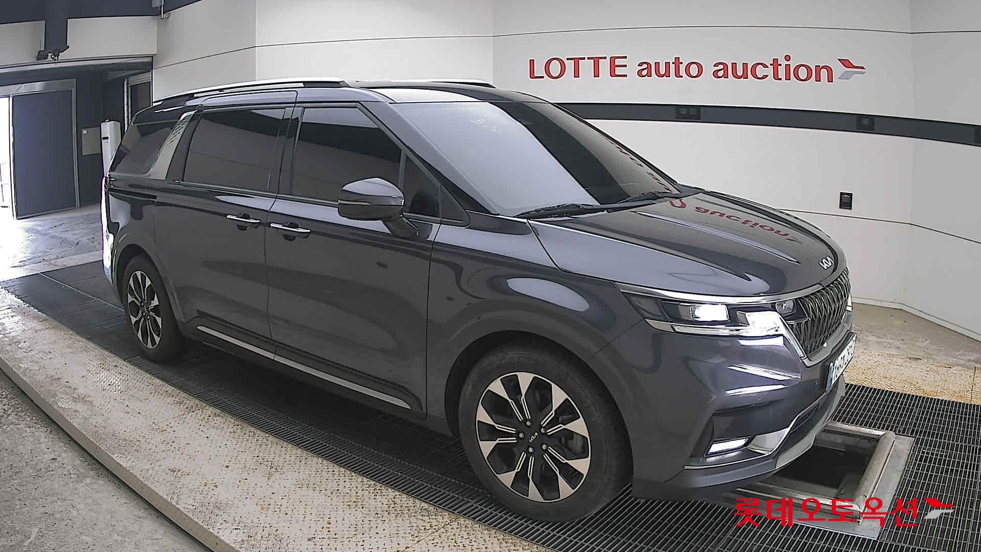 2022 - kia carnival