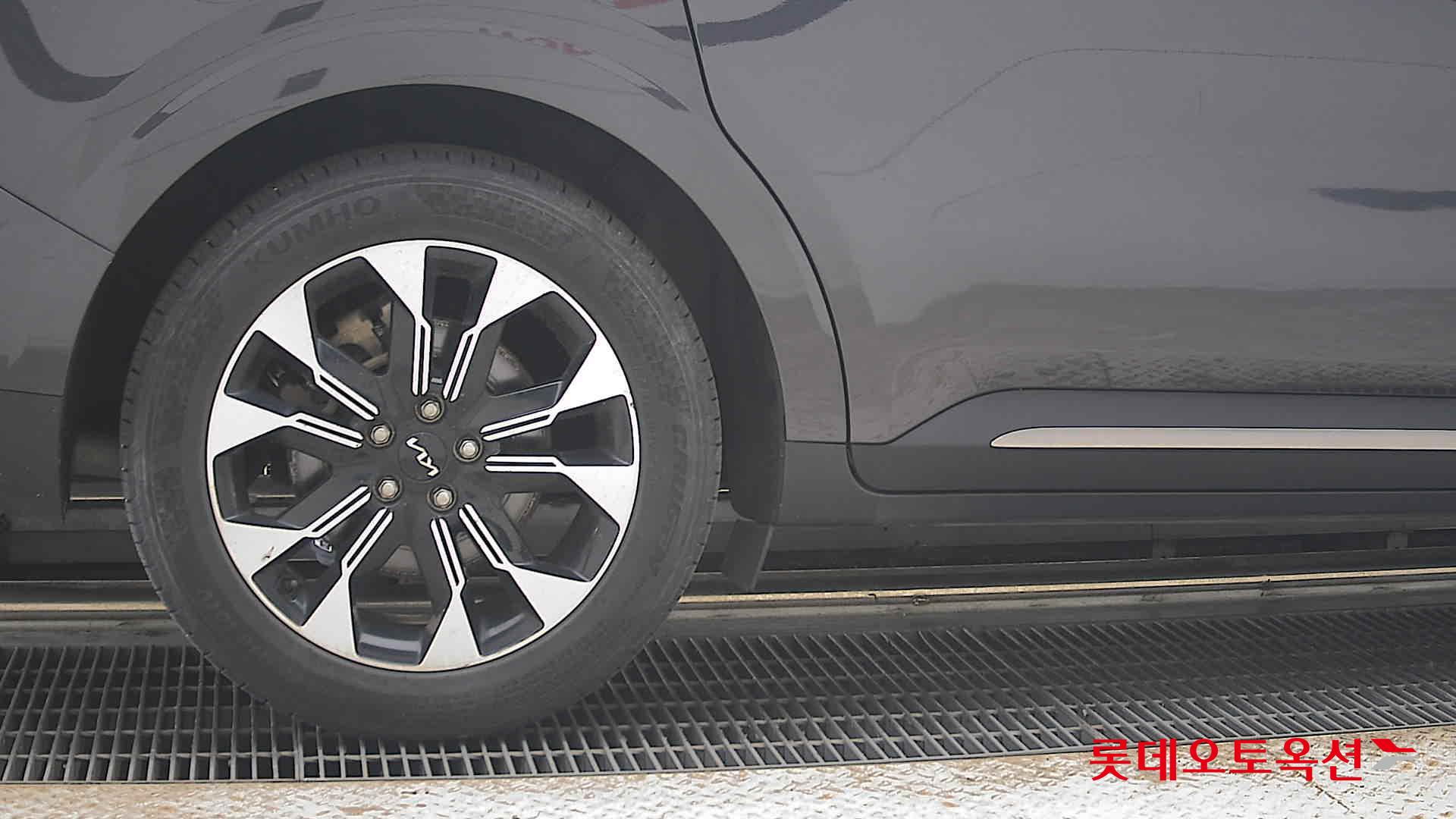 2022 - kia carnival