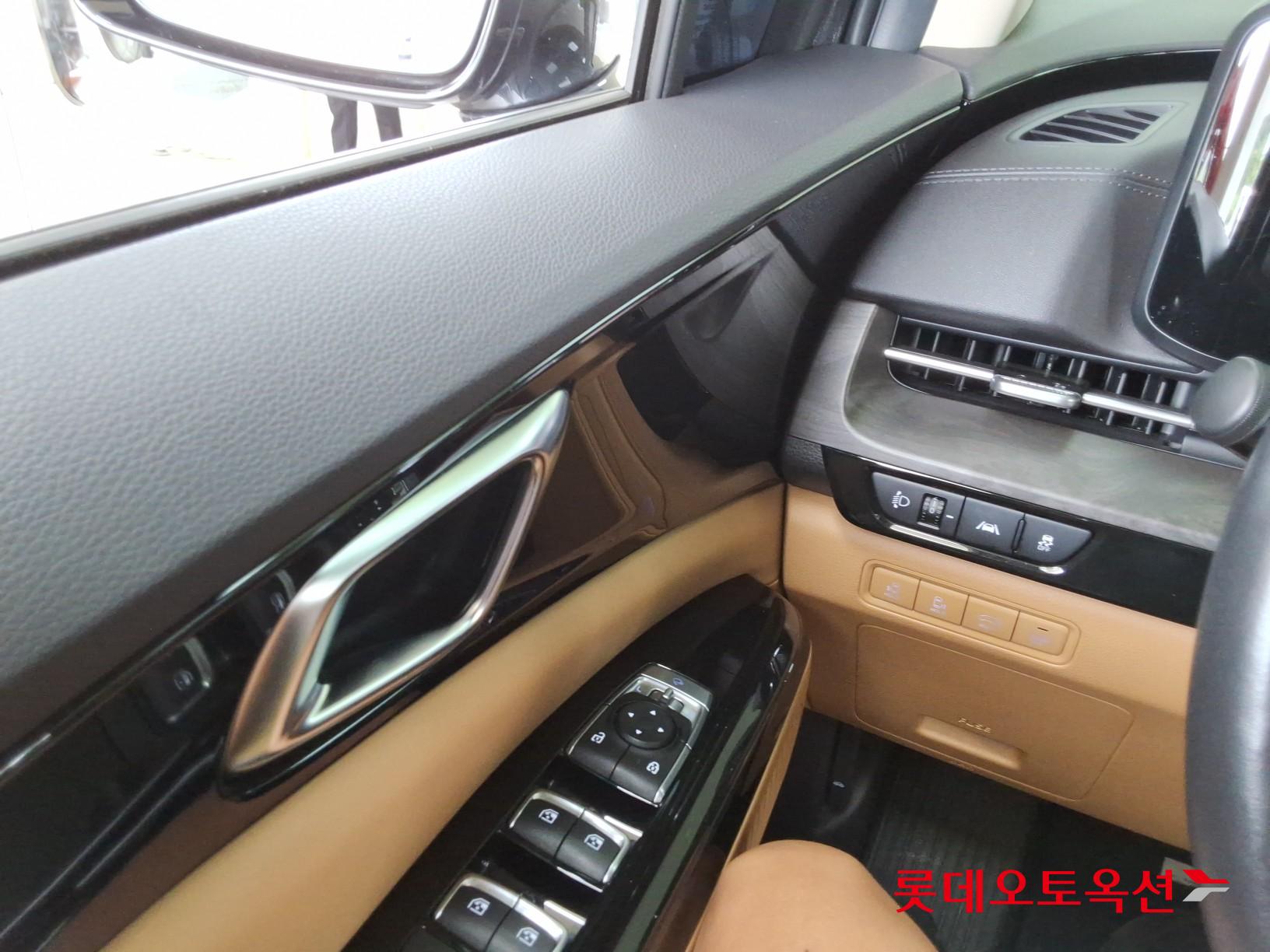 2022 - kia carnival