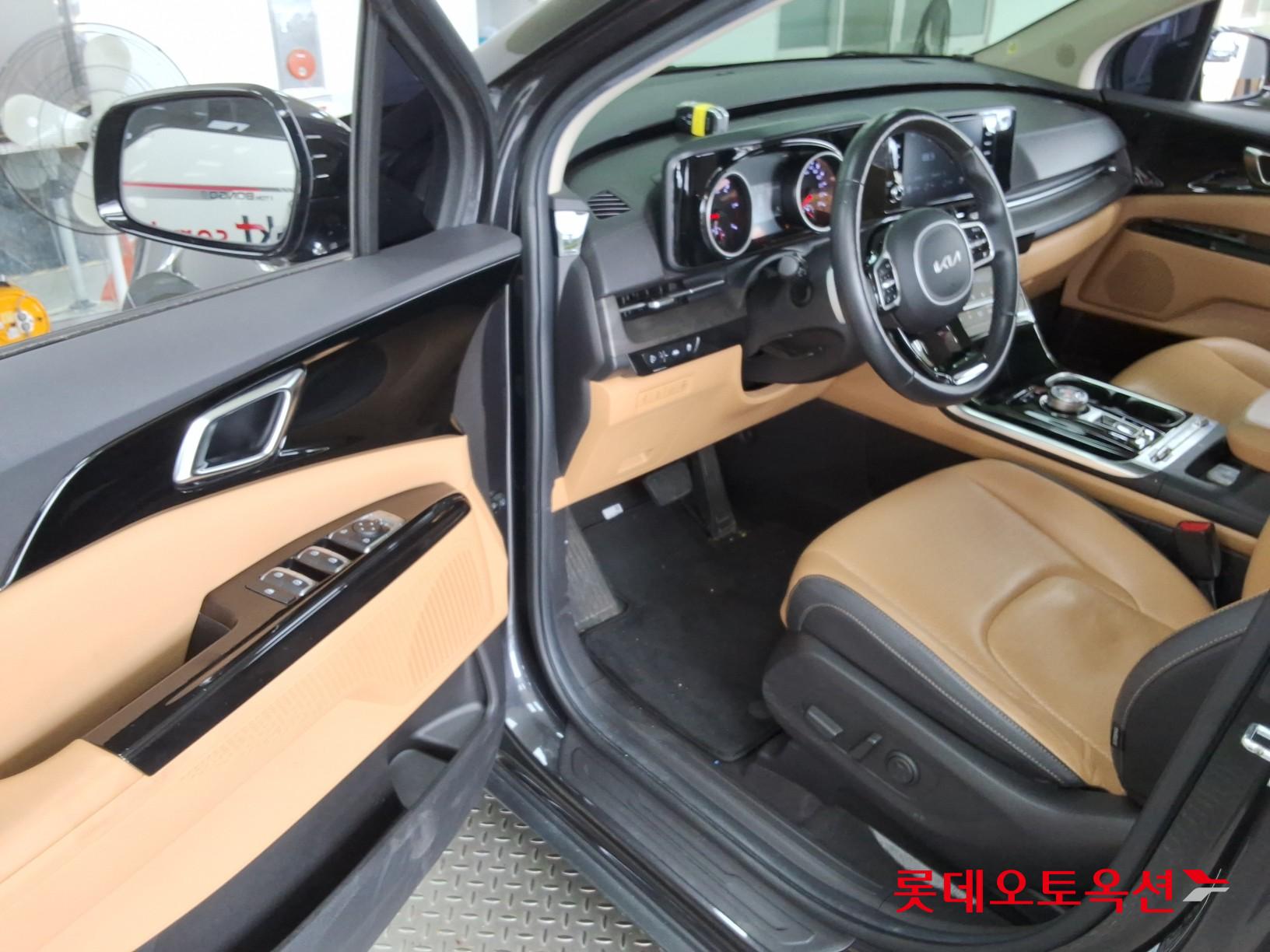 2022 - kia carnival